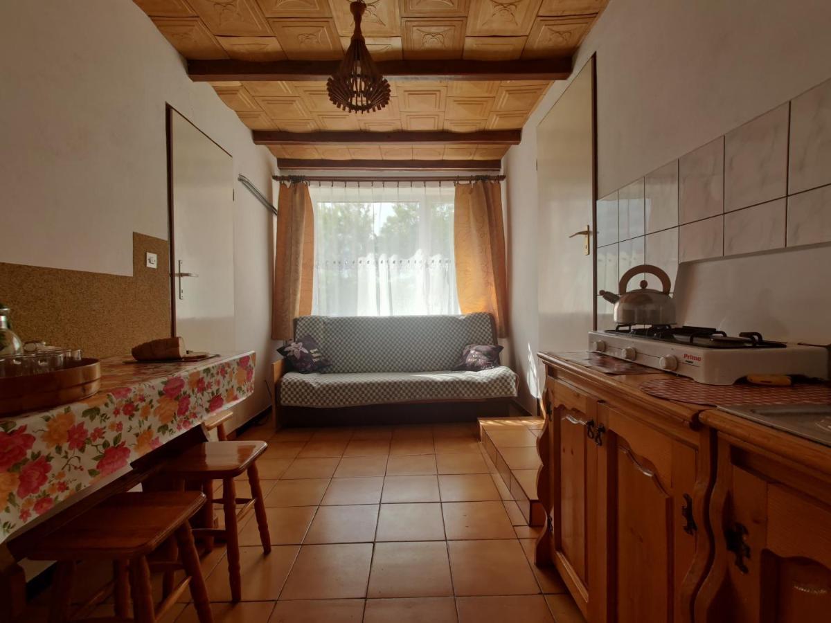 Przy Winogronie Hotell Uherce Mineralne Eksteriør bilde