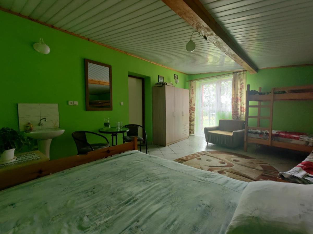 Przy Winogronie Hotell Uherce Mineralne Eksteriør bilde